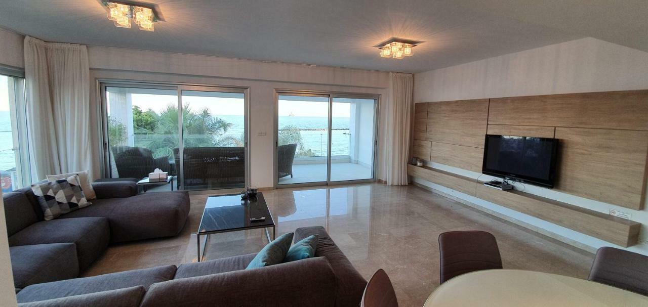 Pegasus Beach Front Apartament Limassol Zewnętrze zdjęcie
