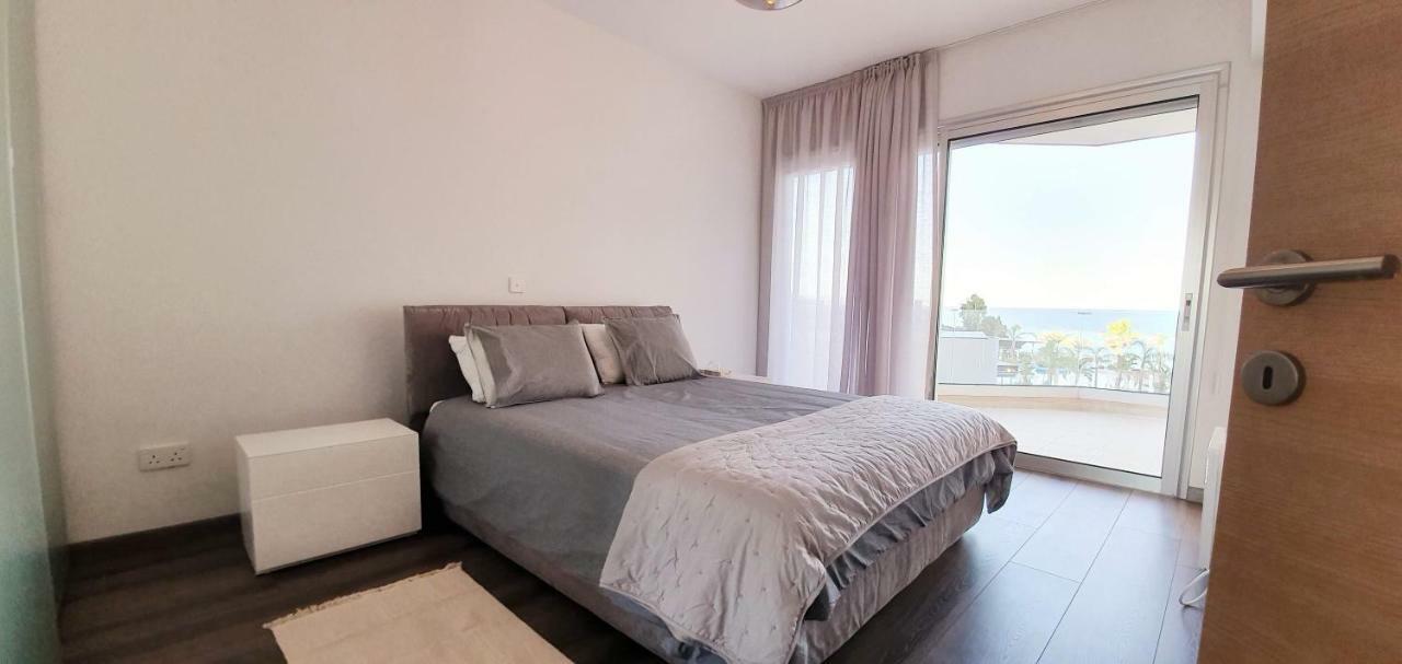 Pegasus Beach Front Apartament Limassol Zewnętrze zdjęcie